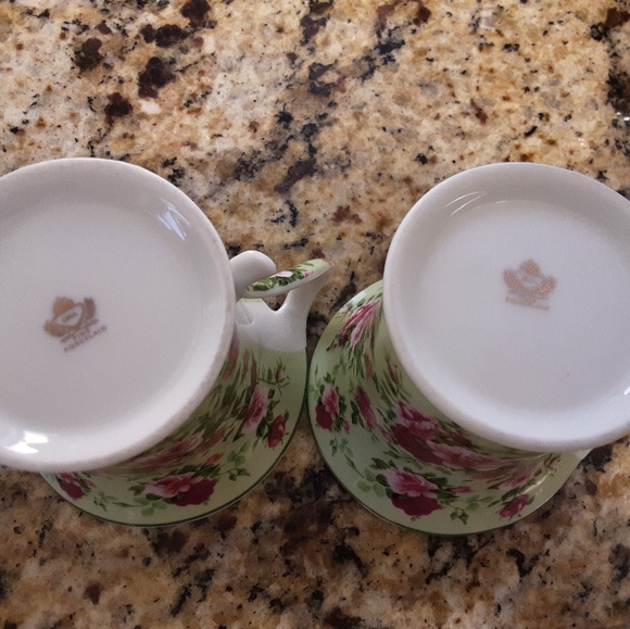 VINTAGE GNA FINE ITALIAN DESIGN PORCELAIN CUPS, ROSE PATTERN - Picture 8 of 16